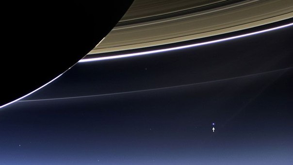 Земля с темной стороны Сатурна