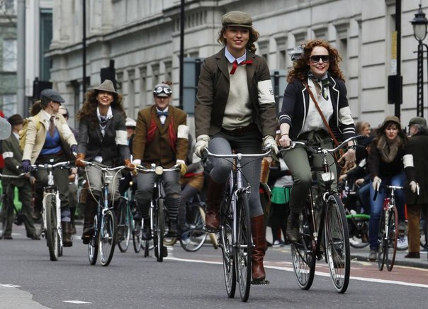 В Лондоне прошел «твидовый» велопробег