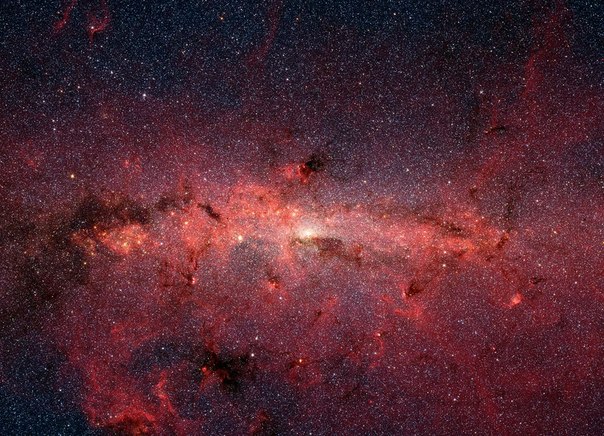 Центр галактики Млечный Путь на снимке космического телескопа Спитцер.
