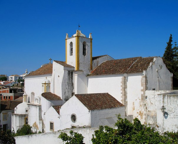 Церковь святого Иакова в Тавире, Португалия.