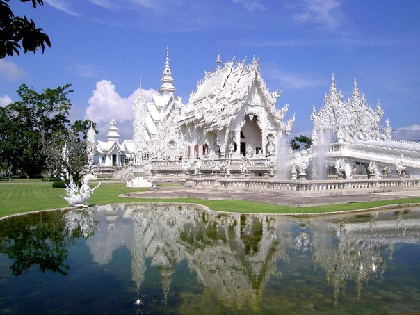 Храм Ват Ронг Кхун, Таиланд.
