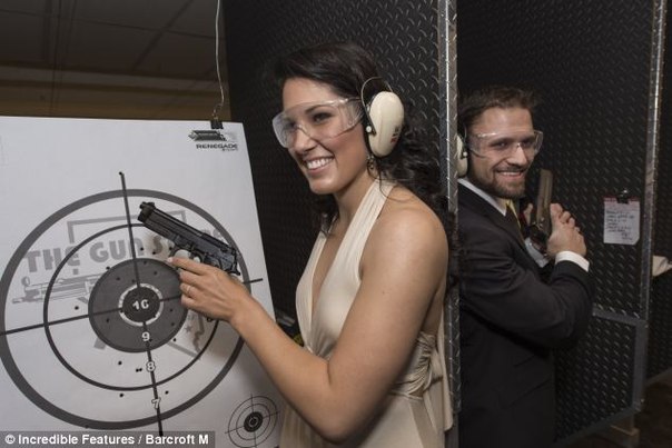 Необычные «оружейные» свадьбы в Лас-Вегасе