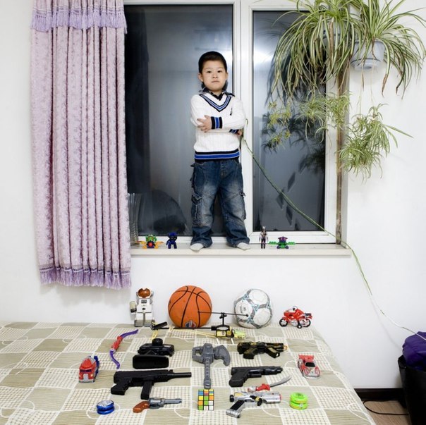Дети мира и их любимые игрушки: фотопроект от Габриэле Галимберти