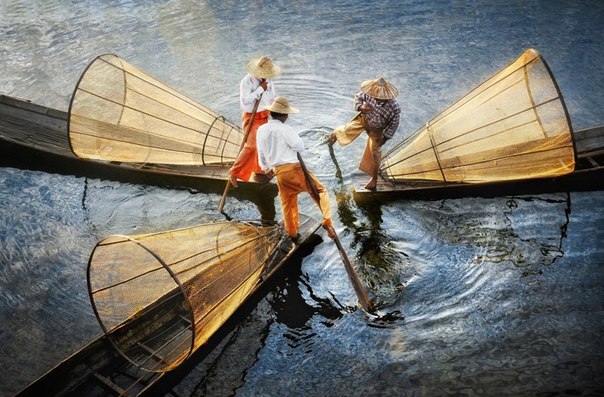 «Три рыбака на озере Инле».