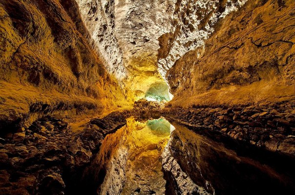 Пещера на Канарских островах, Испания.