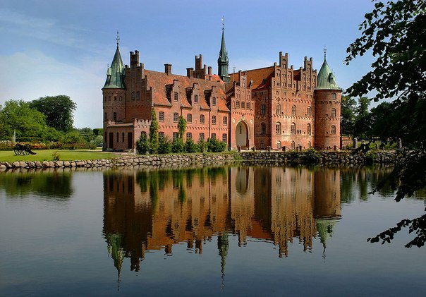 Замок Эгесков, Дания.