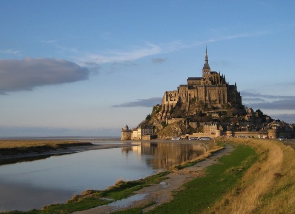 Остров-крепость Мон-Сен-Мишель, Нормандия, Франция.