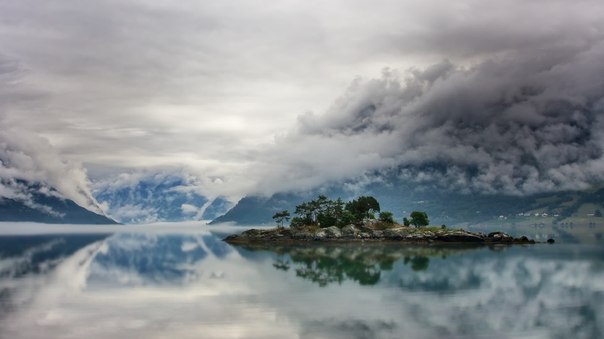"Таинственный остров", Норвегия.