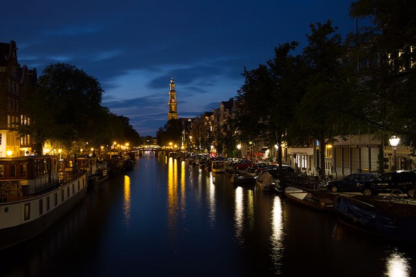 Ночной Амстердам, Нидерланды.