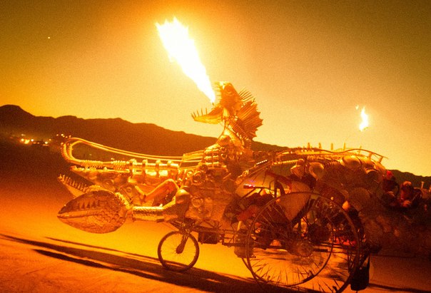 Карнавал  Горящий человек” (Burning Man).