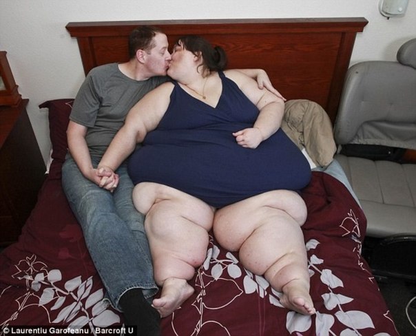 Самая толстая женщина в Британии, 33-летняя Сьюзен Эман, весит  всего-навсего” 343 килограмма. Сьюзан мечтает достигнуть своей цели, поставленной в прошлом году, а именно –  стать самой толстой женщиной за всю историю человечества”. Помочь ей в этом готов её 35-летний жених Паркер Кларк, который работает шеф-поваром.