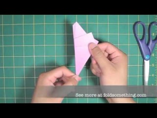 Вид оригами, где допускается применение ножниц, называется "Киригами” - от японского "киру” - резать, и "ками” - бумага. 