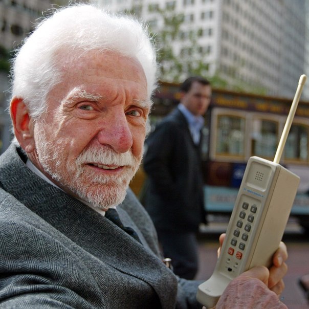 Мобильной связи исполнилось 40 лет