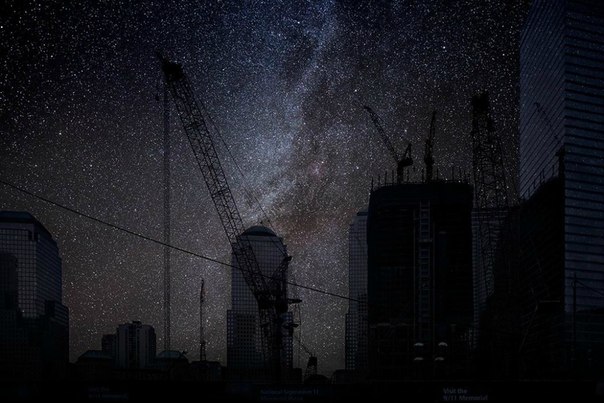 «Darkened Cities» — так назвал свой фотопроект французский фотограф Тьери Коэн (Thierry Cohen). Фотографии звезд приходилось делать далеко за городом где нет электричества, а потом совмещать их с фотографиями городов. Получилось очень правдоподобно и красиво, наслаждайтесь!