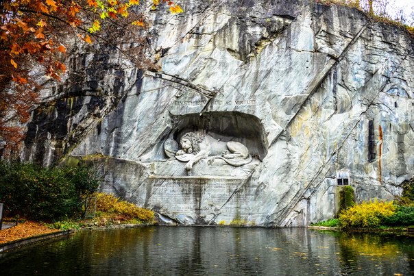 Скульптура "Умирающий лев", Люцерн, Швейцария. 