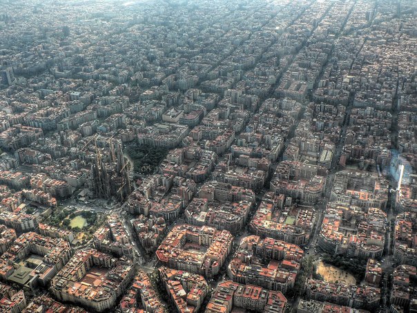 Барселона с высоты птичьего полета.