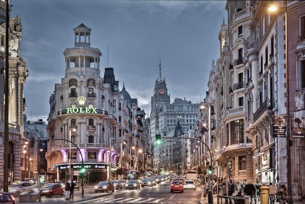 Гран-Виа — улица Мадрида, неофициально считающаяся главной улицей столицы Испании.