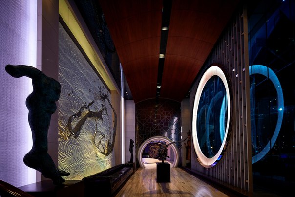 Недавно в Китае открылся уникальный отель- музей Eclat Beijing, в котором собрана самая большая в Китае коллекция работ Сальвадора Дали и многих других художников.