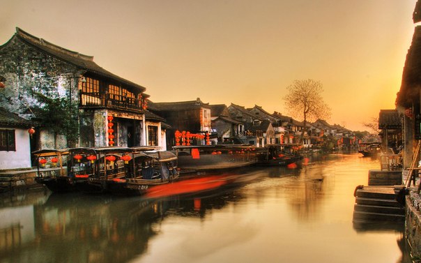 Ситан (Xitang), Китай — знаменитый город на воде с тысячелетней историей, расположен в низовьях реки Янцзы и внесен в список всемирного наследия ЮНЕСКО.