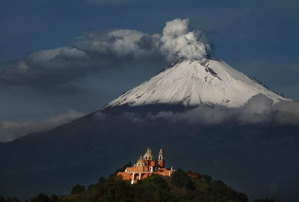 Попокатепетль — действующий вулкан в Мексике.