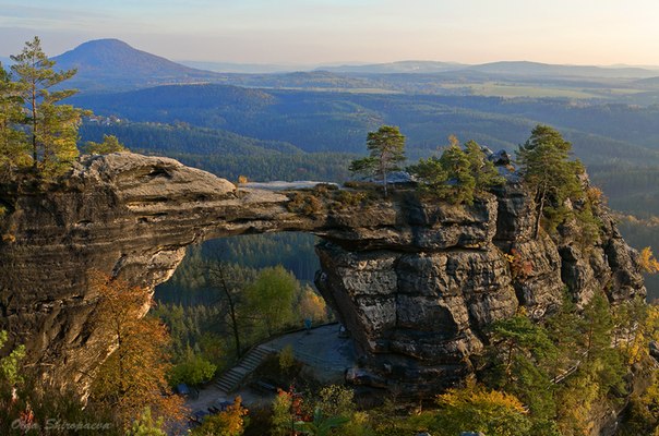Правчицкие ворота — самые большие скальные ворота Эльбских Песчаниковых гор, Чехия.