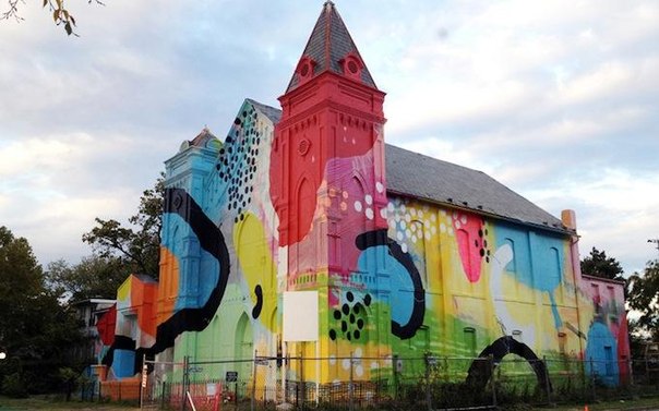 Американский уличный художник Alex Brewer, работающий под псевдонимом Hense, реализовал масштабный арт-проект. Художник разрисовал историческое здание баптистской церкви в Вашингтоне.