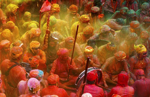 Lath mar Holi - праздник в Индии.