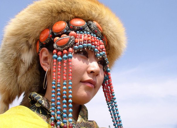 Монгольская женщина в Гегентале, Внутренняя Монголия.