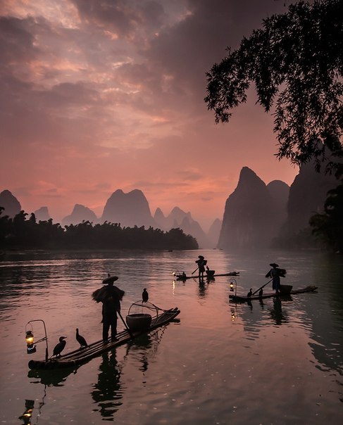 Рыбаки на реке Ли, Китай.