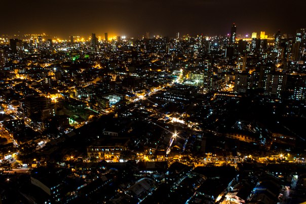 Мумбаи — город на западе Индии, на побережье Аравийского моря.