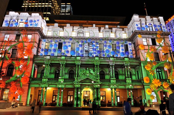В Сиднее проходит масштабный фестиваль света и музыки Vivid Sydney. Лучшие световые дизайнеры мира украсили этот австралийский город незабываемыми инсталляциями.