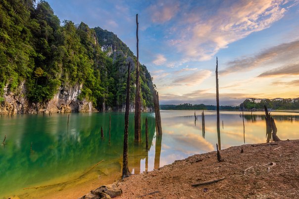 Озеро Kenyir, Малайзия.
