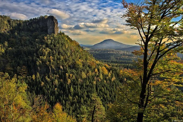 Чешская Швейцария — чешская часть Эльбских Песчаниковых гор, которые называются в германской части Саксонской Швейцарией.