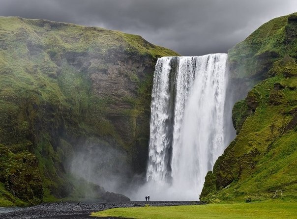 Скоугафосс - водопад на реке Скоугау, на юге Исландии, расположенный в утёсах прежней береговой линии близ поселка Скоугар.