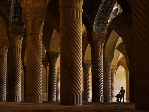 Мечеть Вакиль (Масджи́д э Вакиль), Шираз, Иран.