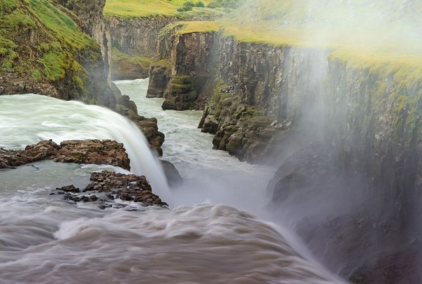 Гюдльфосс — водопад в Исландии. Гюдльфосс находится на реке Хвитау, в долине Хаукадалур, на юге Исландии.