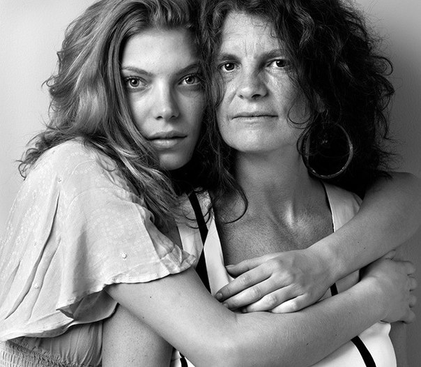 Потрясающая фотосерия Howard Schatz, на которой он запечатлел моделей и их матерей для New York Times.