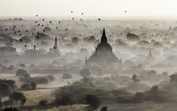 Паган (или Баган) — древняя столица одноимённого царства на территории современной Мьянмы.