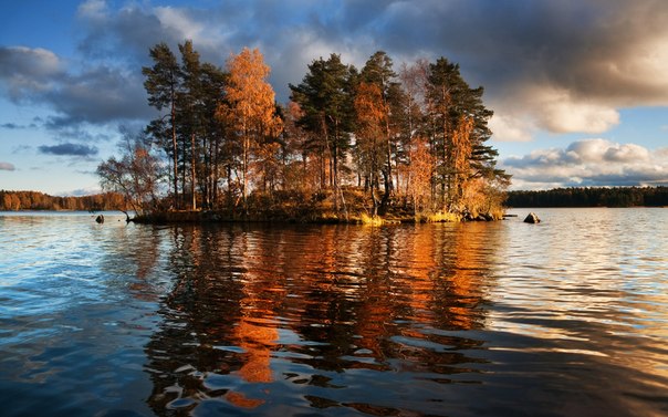 Озеро Вуокса на границе России и Финляндии