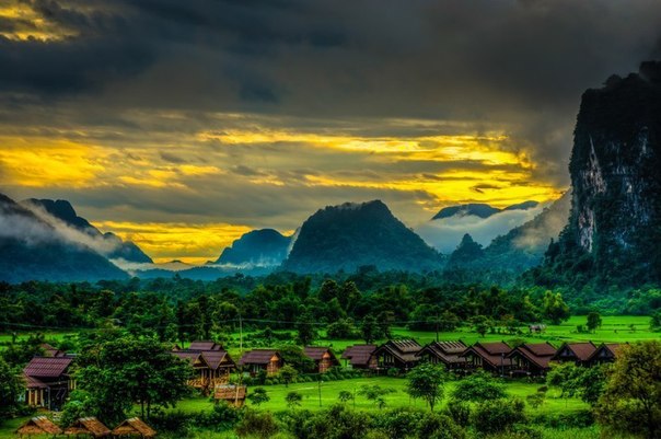 Долина Ванг Виенг в Лаосе.