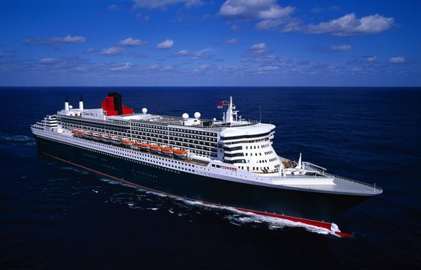 На круизном лайнере Queen Mary 2 находится самая большая в мире плавучая библиотека, насчитывающая 8.000 томов, а также единственный в мире плавучий планетарий. Лайнер построен и введён в эксплуатацию 12 января 2004 года. Крёстной матерью судна является королева Великобритании Елизавета II. В ходе церемонии судно было названо в честь лайнера RMS Queen Mary, который в свою очередь был назван в честь королевы Марии Текской, супруги короля Великобритании Георга V. Queen Mary 2 — единственное крупное судно, носящее титул RMS (Royal Mail Ship — Судно Королевской Почты).