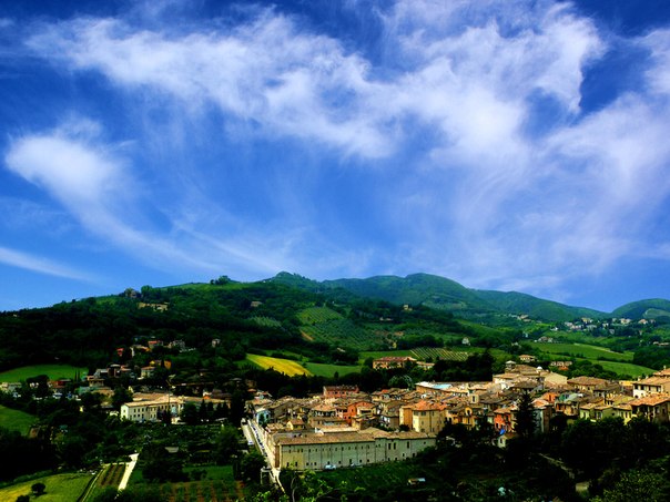 Сполето — город в итальянской провинции Перуджа.