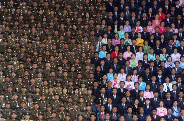 Празднование столетия со дня рождения основателя Северной Кореи Ким Ир Сена в Пхеньяне в апреле 2012 года. 