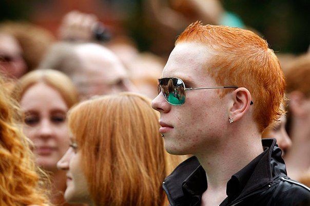В нидерландском городе Бреда завершился ежегодный фестиваль под названием «День рыжеволосых» (англ. Redhead Day, нидерл. Roodharigendag), который проводится в первые выходные сентября. Попасть на фестиваль могут только обладатели натуральных рыжих волос.