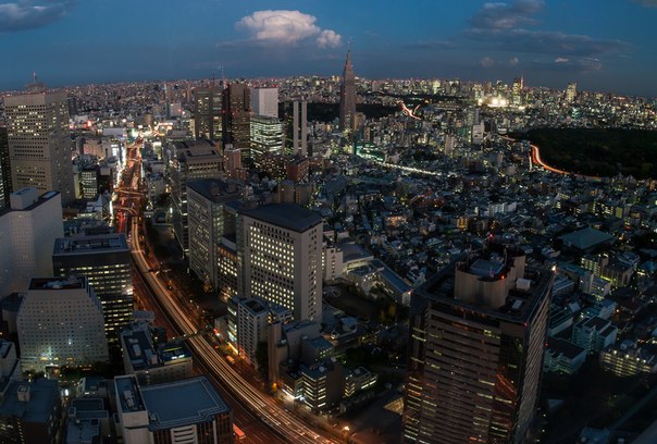 Синдзюку — один из 23 специальных районов Токио, административный центр префектуры Токио.