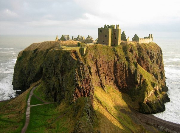 Замок Данноттар, Шотландия, Великобритания.