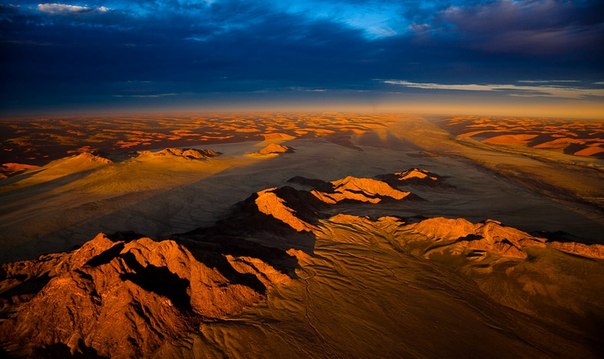 Намиб — прибрежная пустыня в юго-западной части Африки.