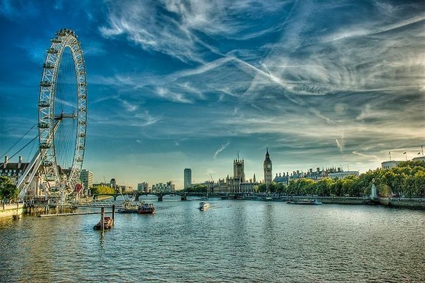 Самым знакомым лондонским видом является, конечно же, вид на Вестминстерский дворец, Биг-Бен и самое большое колесо обозрения в Европе — Лондонский Глаз.