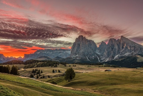 Закат в Доломитовых Альпах, Италия.