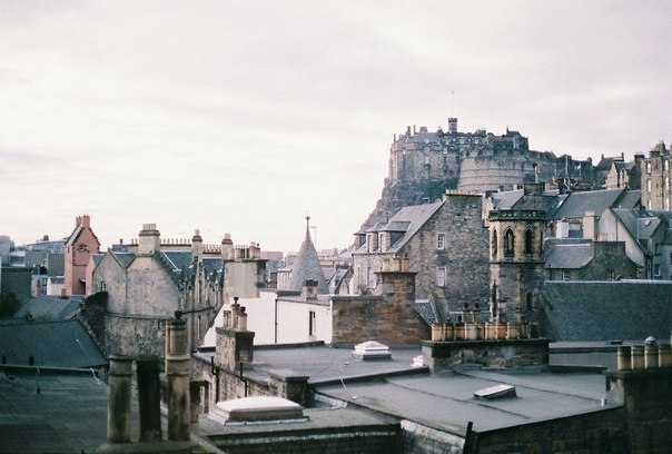 Крыши Эдинбурга, Шотландия, Великобритания.